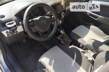 Універсал Opel Astra 2010 в Львові