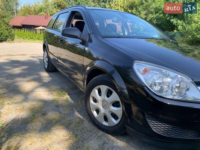 Универсал Opel Astra 2008 в Ровно