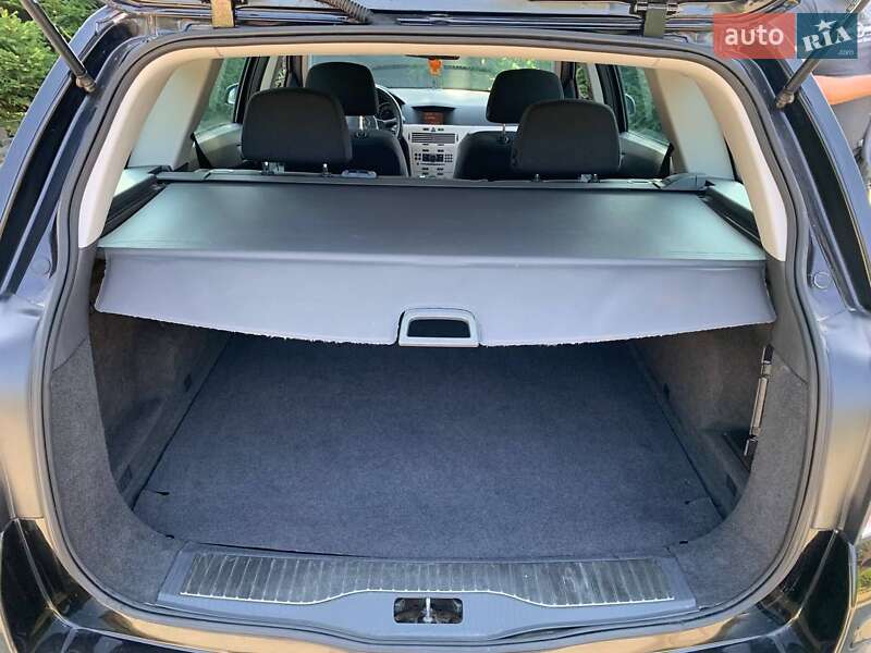 Универсал Opel Astra 2008 в Ровно