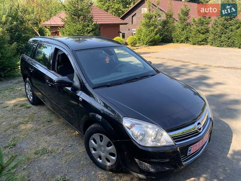 Универсал Opel Astra 2008 в Ровно