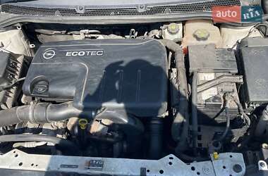 Универсал Opel Astra 2013 в 