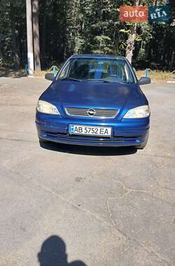 Седан Opel Astra 2006 в Виннице