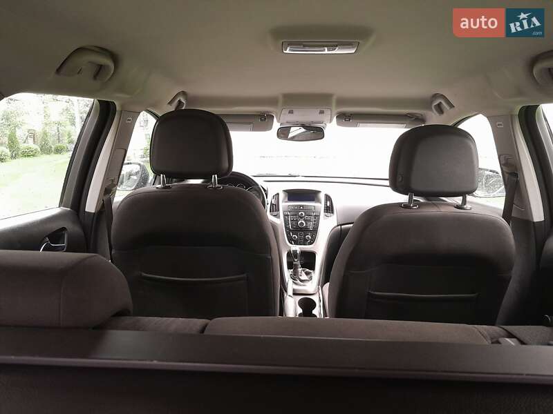 Универсал Opel Astra 2010 в Самборе