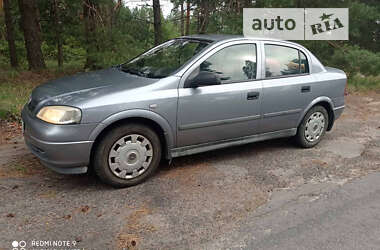 Седан Opel Astra 2006 в Владимирце