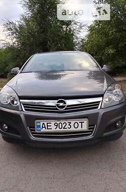 Универсал Opel Astra 2012 в Кривом Роге