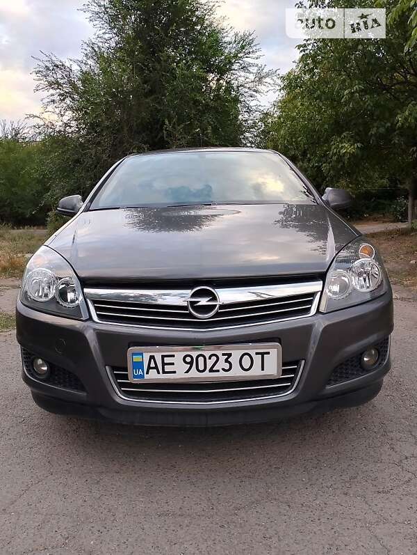 Універсал Opel Astra 2012 в Кривому Розі