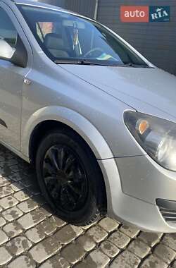 Универсал Opel Astra 2005 в 