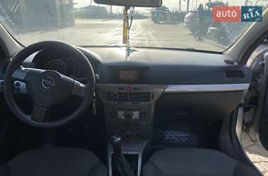 Универсал Opel Astra 2005 в 