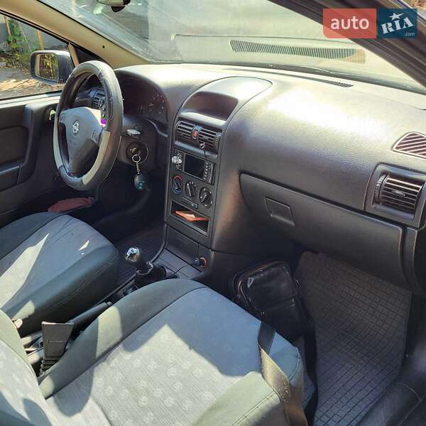 Седан Opel Astra 2005 в Одессе