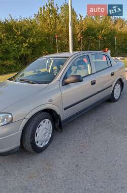 Седан Opel Astra 2006 в 