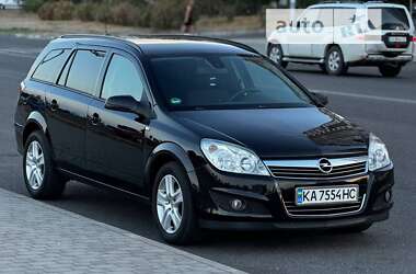 Універсал Opel Astra 2009 в Черкасах