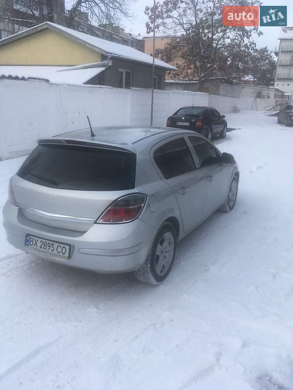 Хэтчбек Opel Astra 2011 в Каменец-Подольском
