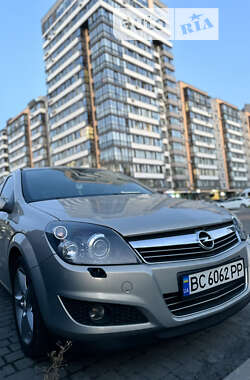 Хэтчбек Opel Astra 2008 в Львове