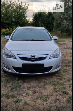 Универсал Opel Astra 2012 в Житомире