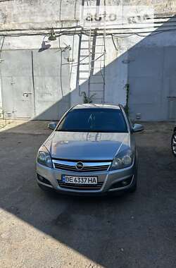 Седан Opel Astra 2012 в Николаеве