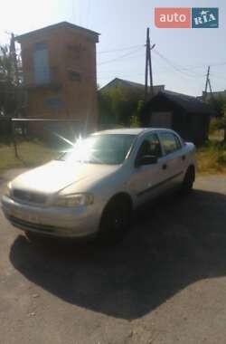 Седан Opel Astra 2004 в 