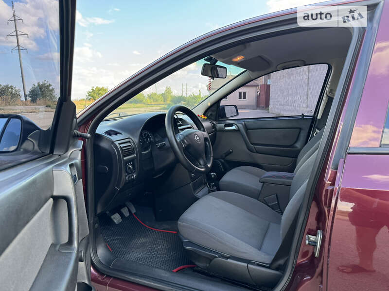 Седан Opel Astra 2006 в Новом Буге фото 14 Седан Opel Astra 2006 в Новом Буге