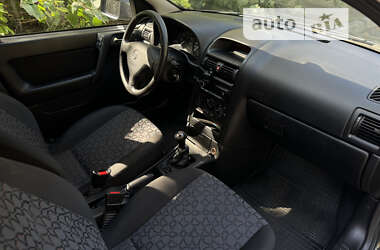 Хэтчбек Opel Astra 1999 в 