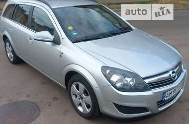 Универсал Opel Astra 2010 в Киеве