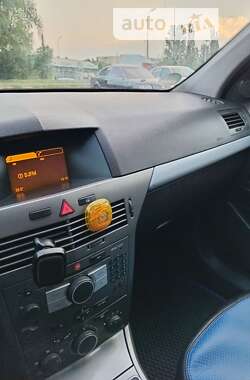 Універсал Opel Astra 2006 в 