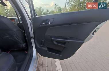 Хэтчбек Opel Astra 2006 в Сумах