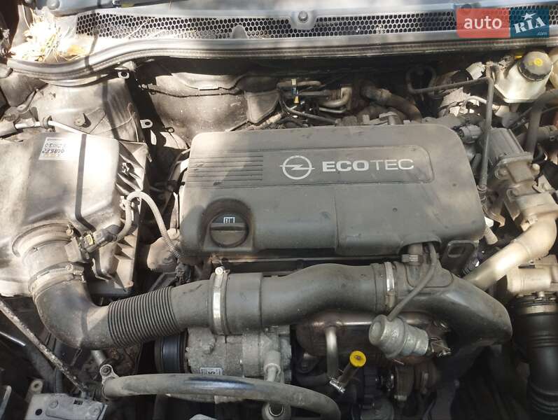 Универсал Opel Astra 2011 в Чернигове
