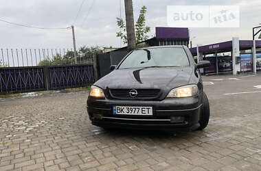 Хэтчбек Opel Astra 2000 в Ровно