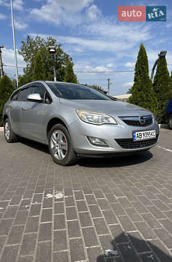 Универсал Opel Astra 2011 в 