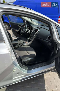 Универсал Opel Astra 2011 в 