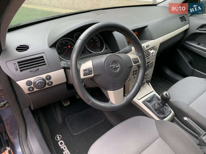 Универсал Opel Astra 2008 в Дрогобыче