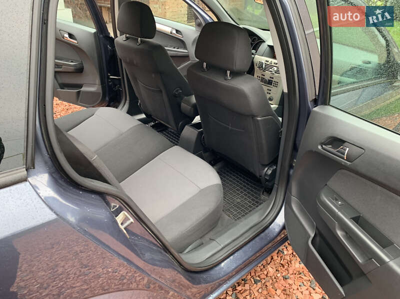 Универсал Opel Astra 2008 в Дрогобыче