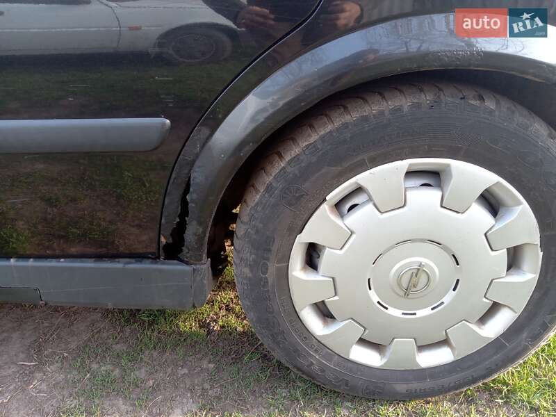 Седан Opel Astra 2007 в Недригайлове