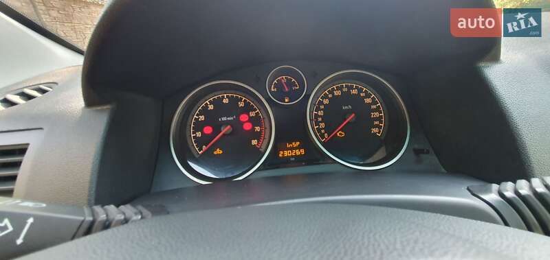 Седан Opel Astra 2010 в Харькове