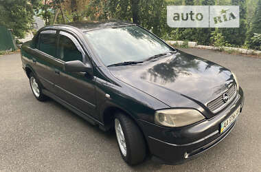 Седан Opel Astra 2006 в Киеве