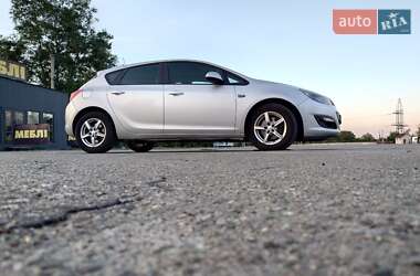 Хэтчбек Opel Astra 2014 в 