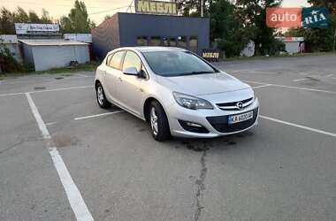 Хэтчбек Opel Astra 2014 в 