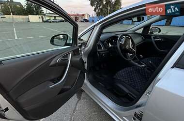 Хэтчбек Opel Astra 2014 в 