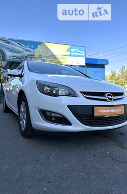 Универсал Opel Astra 2015 в Сумах