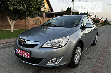 Хэтчбек Opel Astra 2010 в Луцке