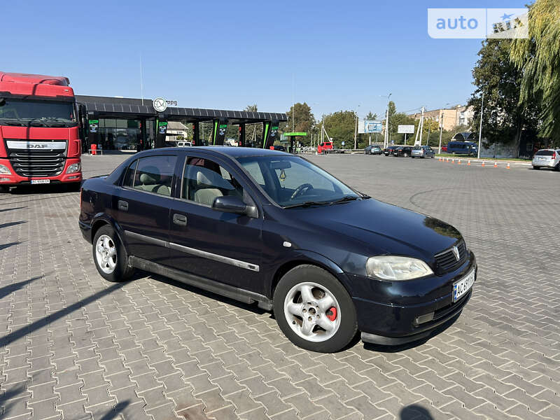 Седан Opel Astra 2001 в Луцке