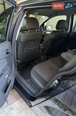 Универсал Opel Astra 2010 в 