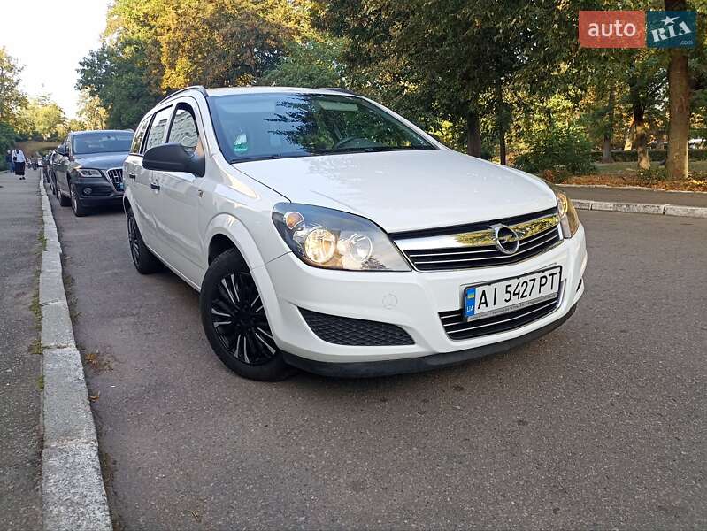 Универсал Opel Astra 2010 в Белой Церкви