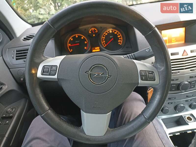 Универсал Opel Astra 2010 в Белой Церкви