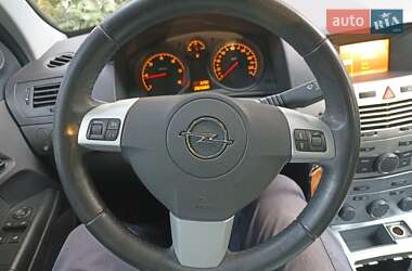 Универсал Opel Astra 2010 в 