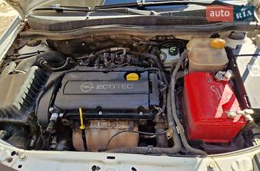 Хэтчбек Opel Astra 2009 в 