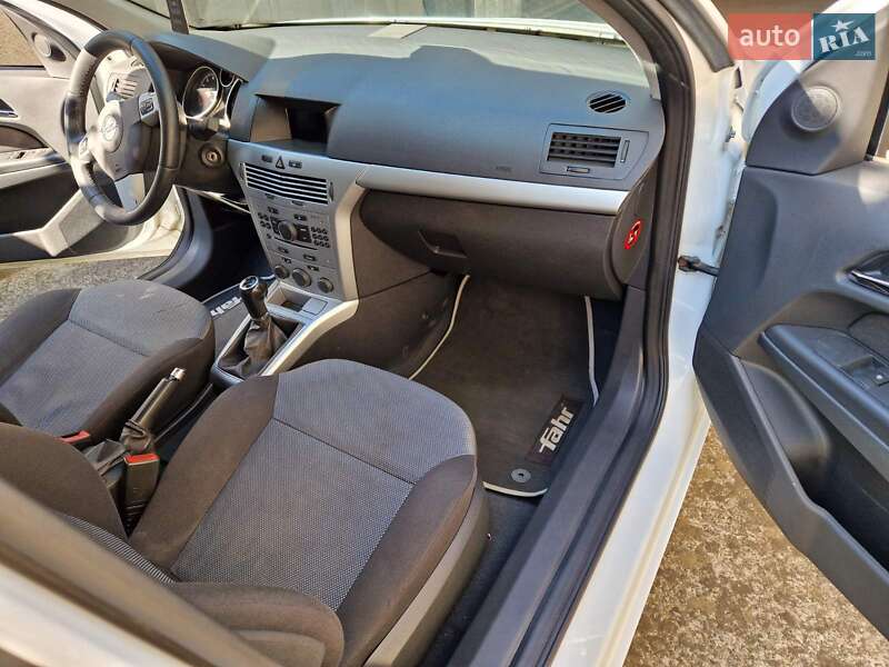 Хэтчбек Opel Astra 2009 в Черновцах