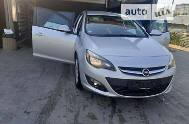 Універсал Opel Astra 2015 в Тернополі