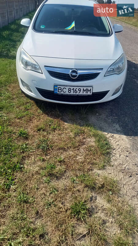 Універсал Opel Astra 2012 в Львові фото 28 Універсал Opel Astra 2012 в Львові