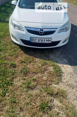 Універсал Opel Astra 2012 в Львові