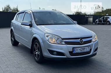 Хэтчбек Opel Astra 2008 в Долине